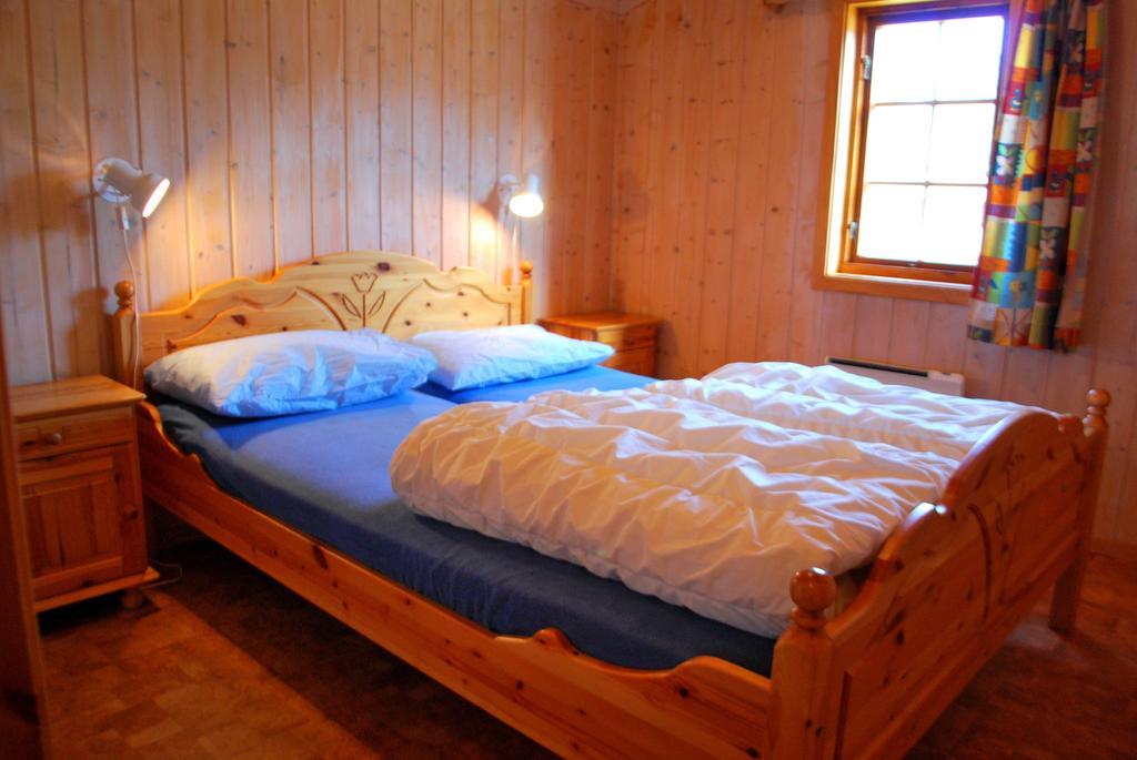 Beveroya Hytteutleie Og Camping Бьо Номер фото